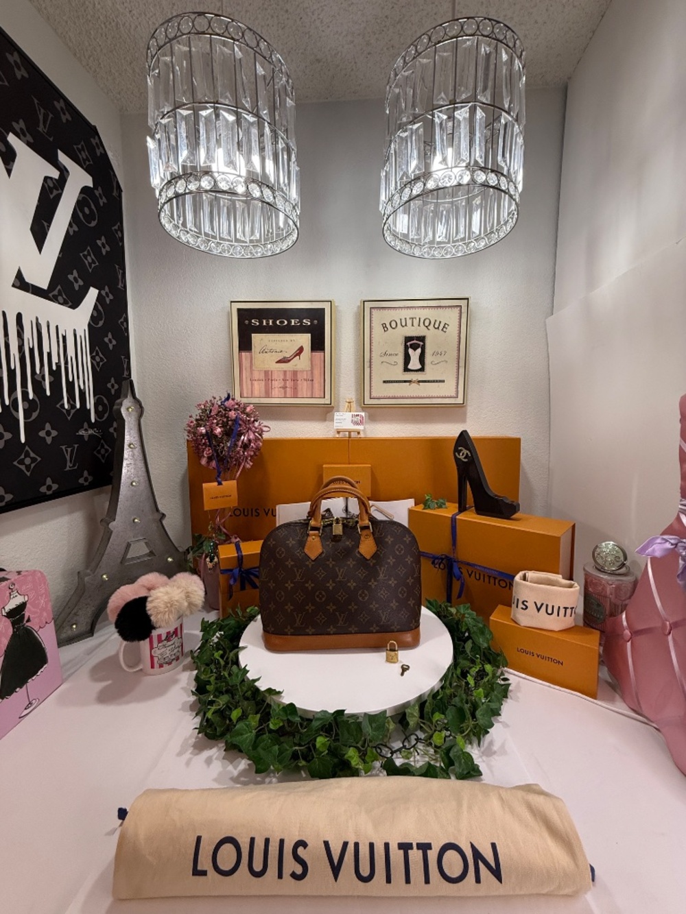 HERMOSA LOUIS VUITTON ALMA BAG! - Picture 14 of 17